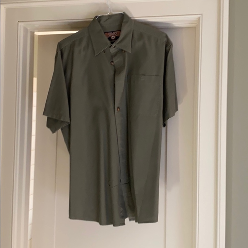 Duluth Trading Men’s L Short sleeve button down.